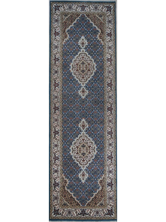 Indian Mahi hand knotted rug