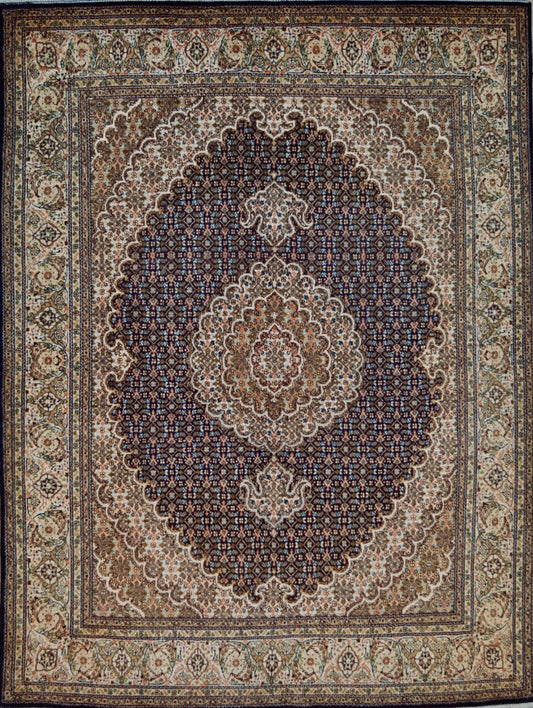 Persian Tabriz hand knotted rug 5x7