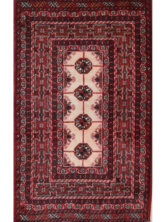 Persian Hossein Abad hand knotted rug 2'6x4'6