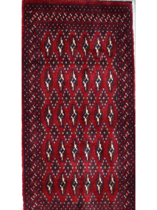 Persian Turkman hand knotted rug 2'6x4'6