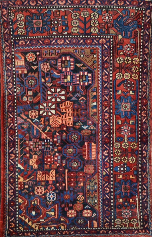 Persian Hossein Abad hand knotted rug 5x7