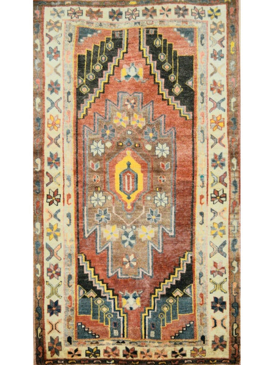 Persian Bakhtiari hand knotted rug 5x7