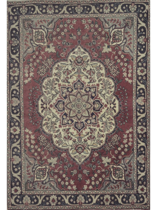 Persian Tabriz hand knotted rug 5x7