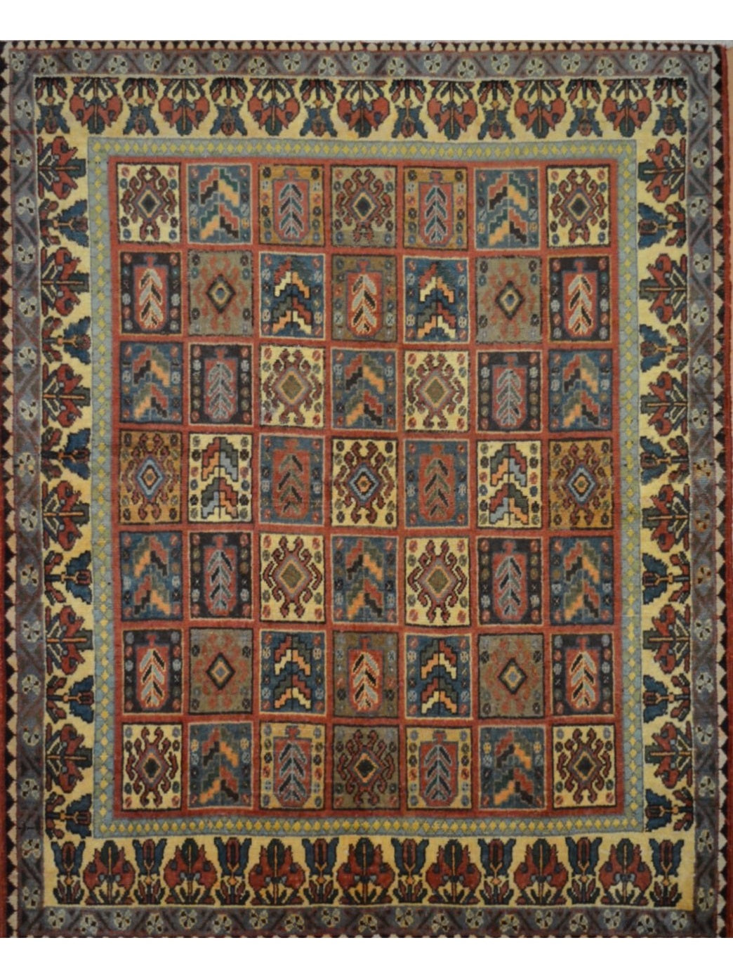 Persian Bakhtiari hand knotted rug 5x7