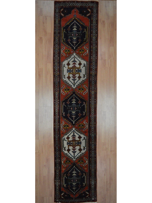 Persian Heriz hand knotted rug